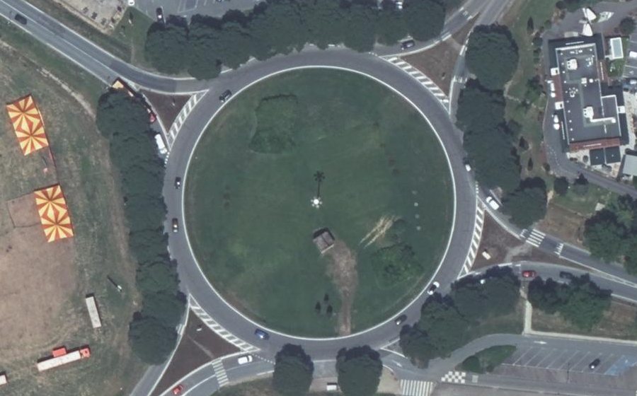 Vue aérienne du Rond-point anonyme n°147476092