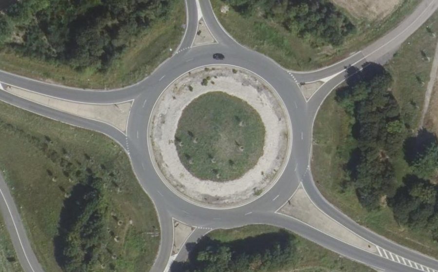 Vue aérienne du Rond-point anonyme n°147478147