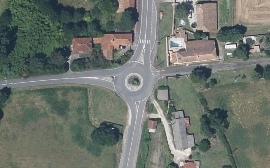 Vue aérienne du Rond-point anonyme n°147508471