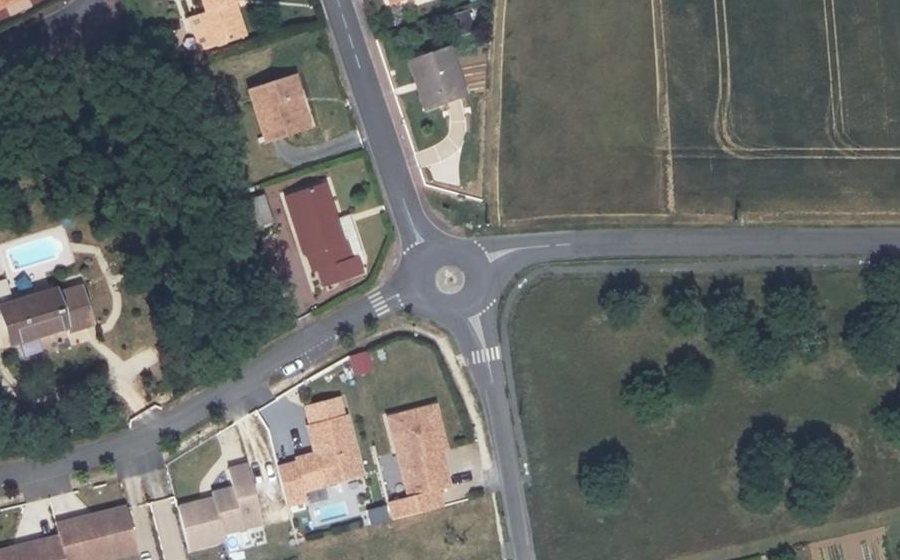 Vue aérienne du Rond-point anonyme n°1475278749