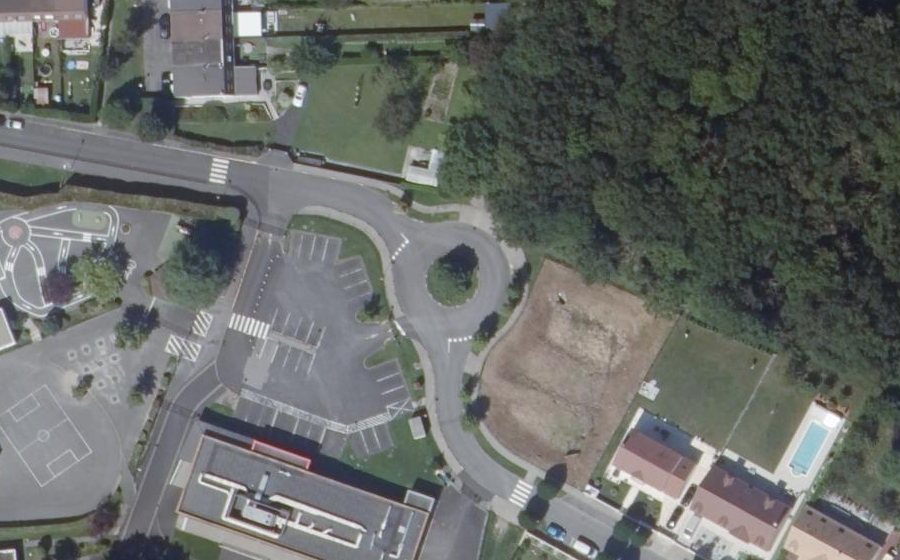 Vue aérienne du Rond-point anonyme n°147552846