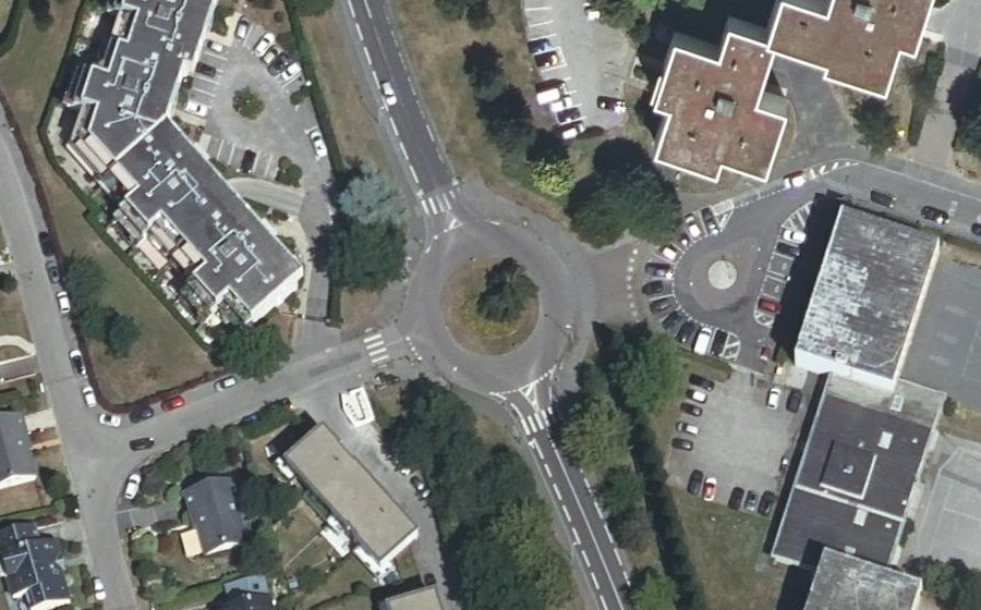 Vue aérienne du Rond-point anonyme n°1475971895