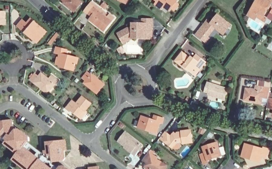 Vue aérienne du Rond-point anonyme n°147667163