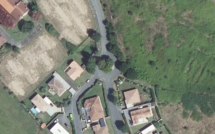 Vue aérienne du Rond-point anonyme n°147667164