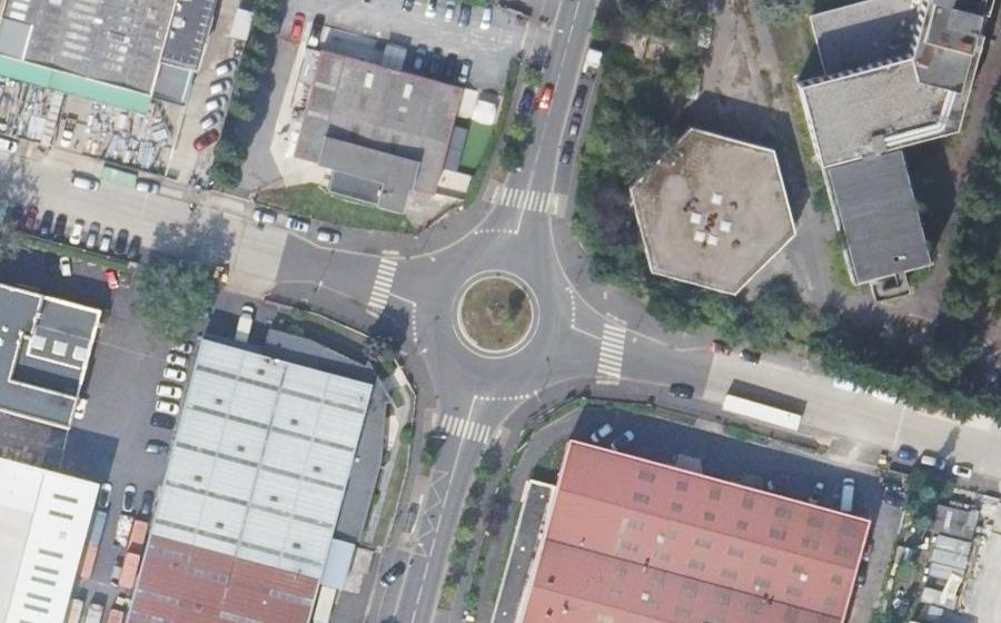 Vue aérienne du Rond-point anonyme n°147680012