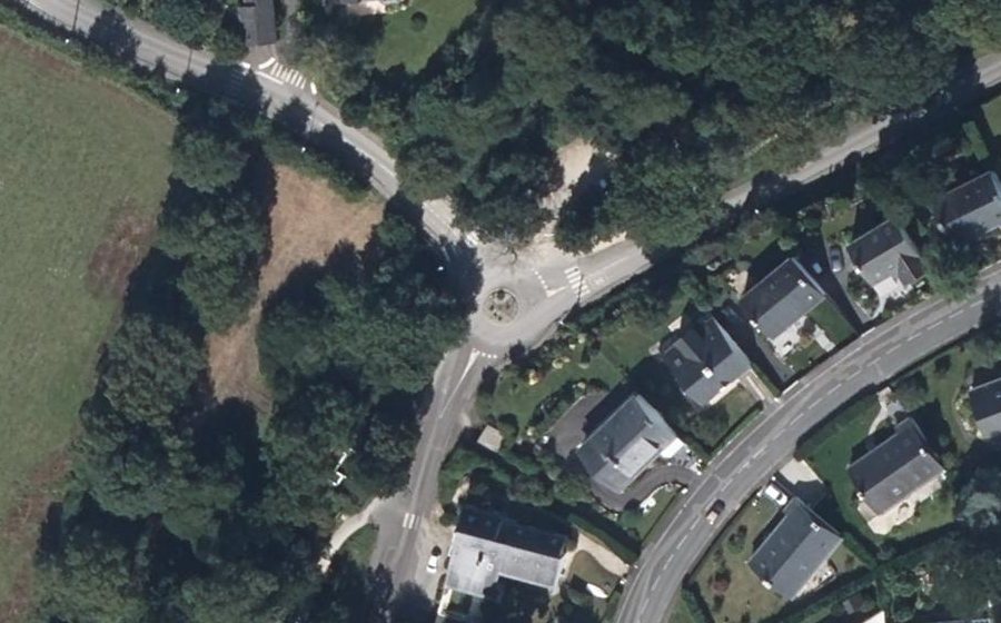 Vue aérienne du Rond-point anonyme n°147735113