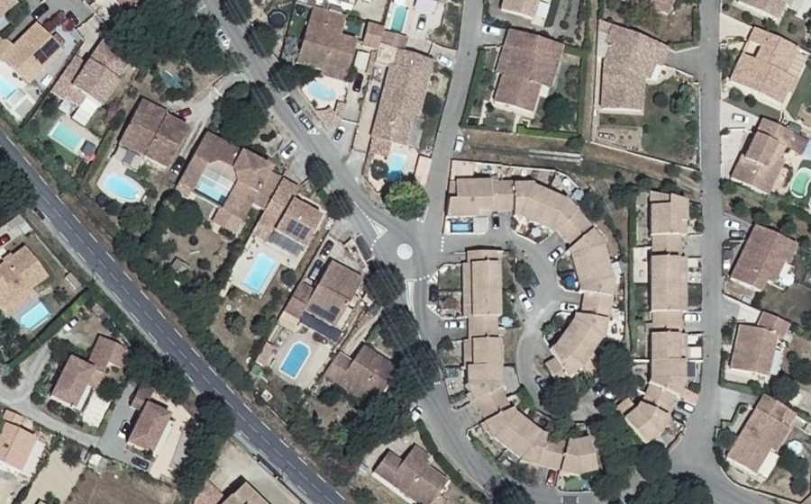 Vue aérienne du Rond-point anonyme n°1478830165