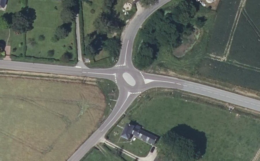 Vue aérienne du Rond-point anonyme n°1479076294