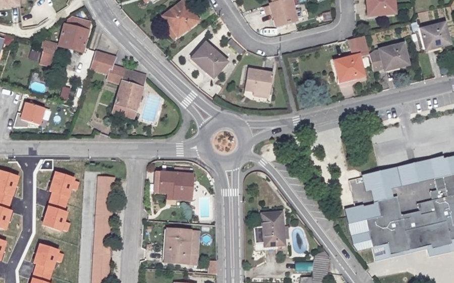 Vue aérienne du Rond-point anonyme n°148042887