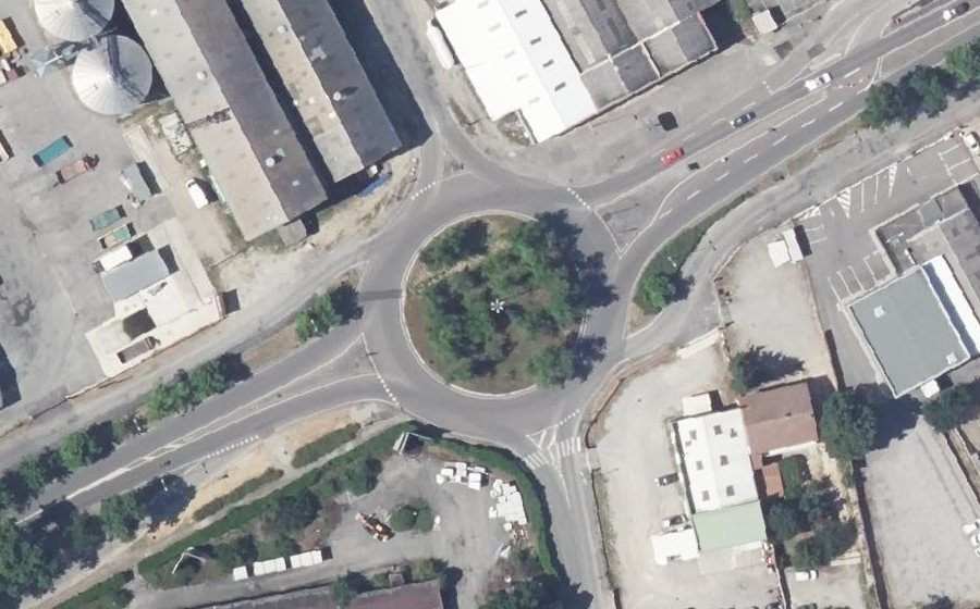 Vue aérienne du Rond-point anonyme n°148050210