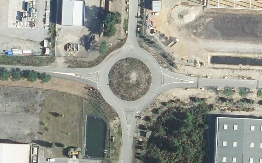 Vue aérienne du Rond-point anonyme n°148075661