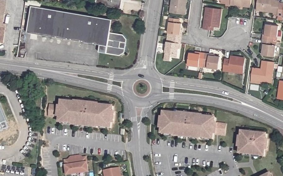 Vue aérienne du Rond-point anonyme n°148088644