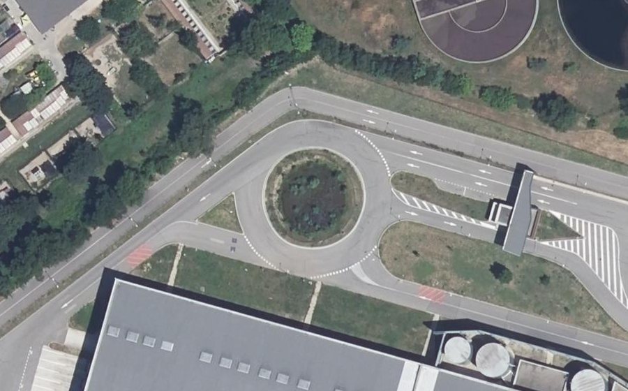 Vue aérienne du Rond-point anonyme n°1480941358