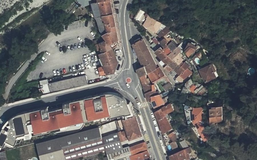 Vue aérienne du Rond-point anonyme n°1481929180