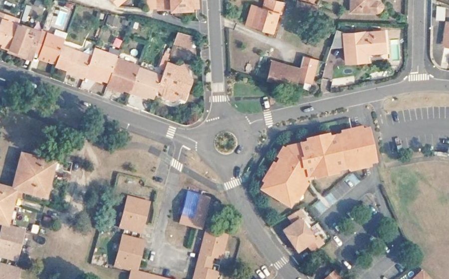 Vue aérienne du Rond-point anonyme n°148255847