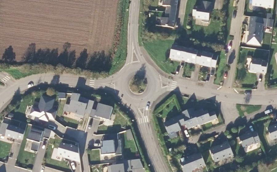 Vue aérienne du Rond-point anonyme n°1482778843