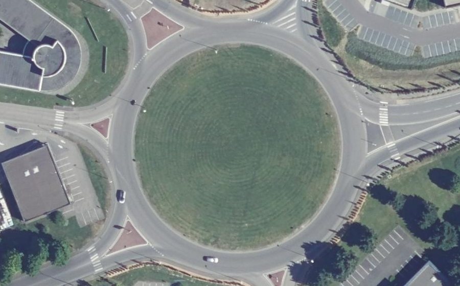 Vue aérienne du Rond-point anonyme n°14834184