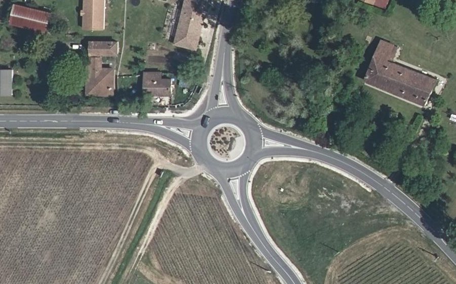 Vue aérienne du Rond-point anonyme n°1483736802