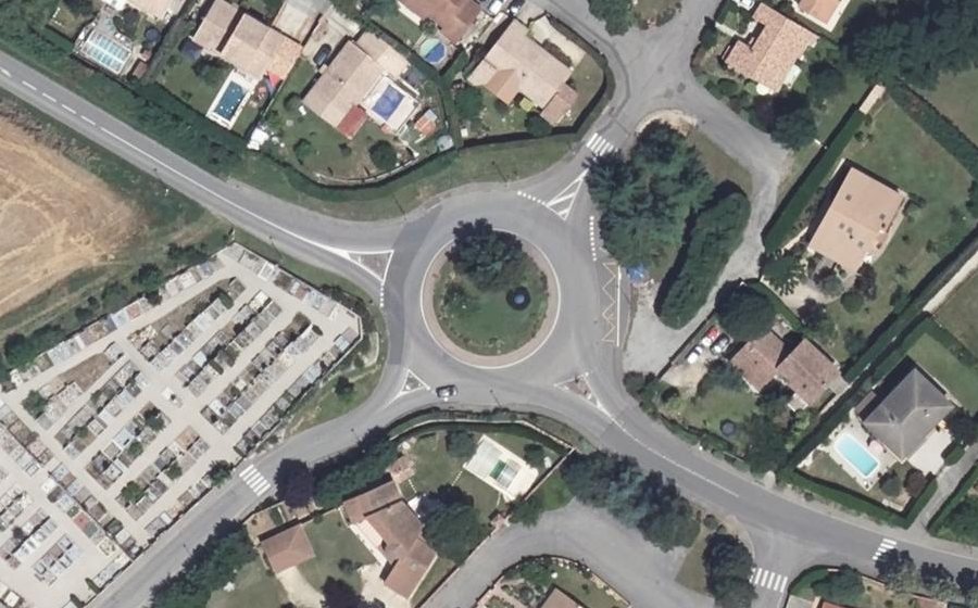Vue aérienne du Rond-point anonyme n°148439765
