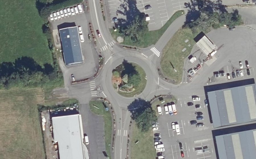Vue aérienne du Rond-point anonyme n°148481017