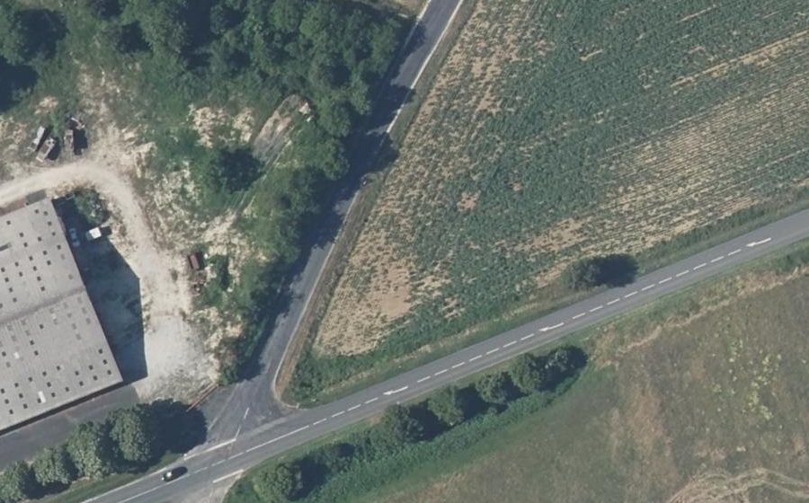 Vue aérienne du Rond-point anonyme n°1485298074