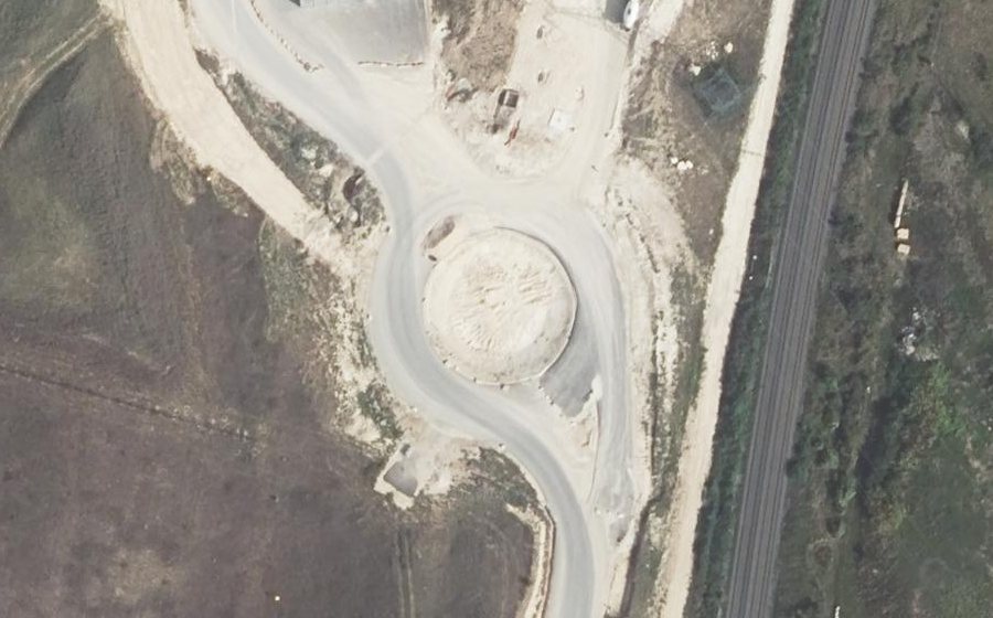 Vue aérienne du Rond-point anonyme n°1485677985