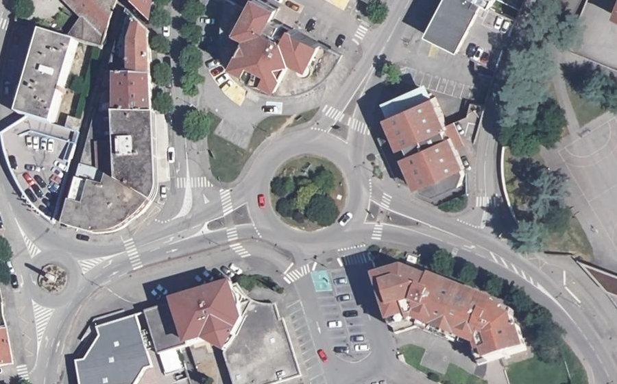 Vue aérienne du Rond-point anonyme n°148638026