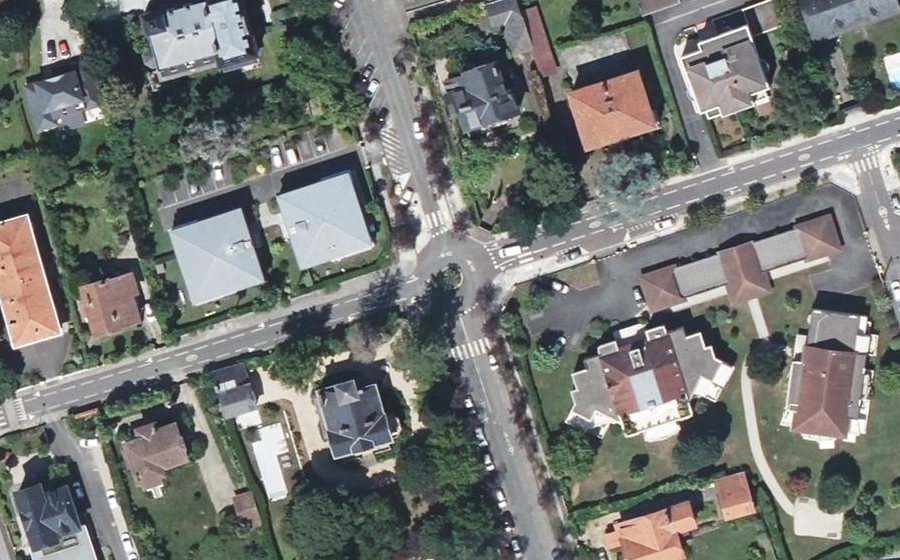 Vue aérienne du Rond-point anonyme n°1487144071