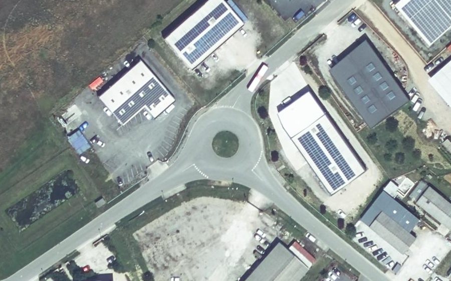 Vue aérienne du Rond-point anonyme n°148726017