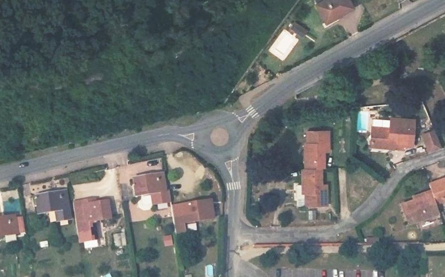 Vue aérienne du Rond-point anonyme n°148751713