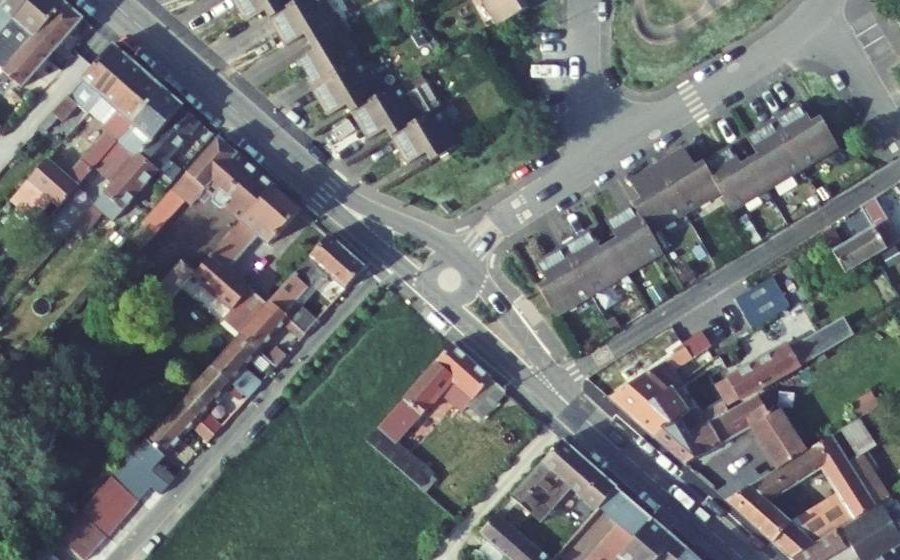 Vue aérienne du Rond-point anonyme n°1488331909