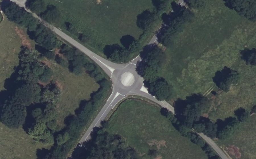 Vue aérienne du Rond-point anonyme n°1489041240