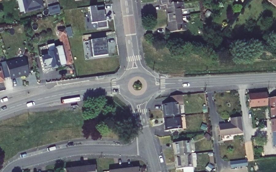 Vue aérienne du Rond-point anonyme n°1489535241