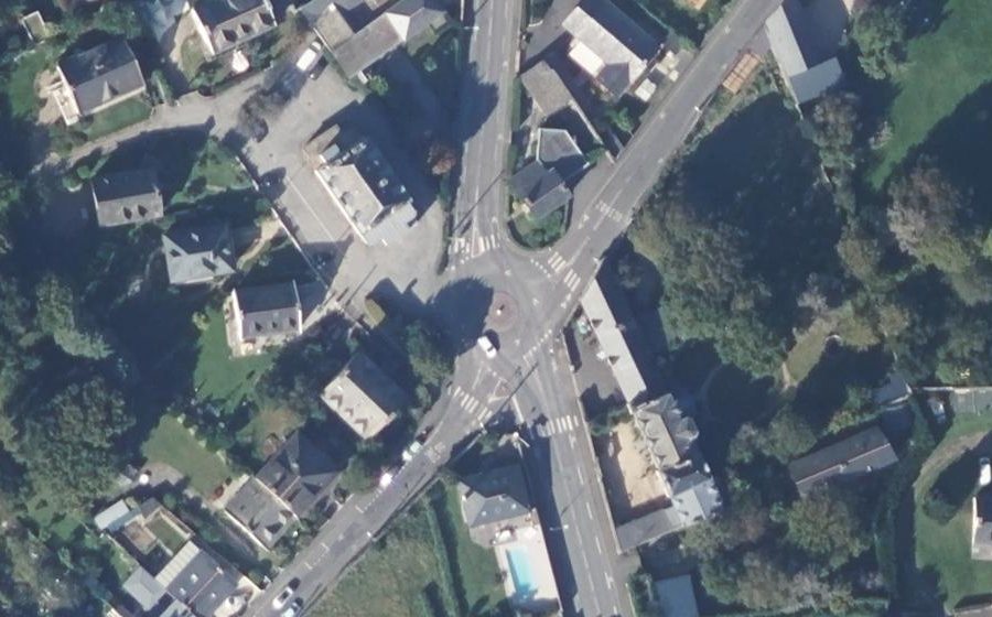 Vue aérienne du Rond-point anonyme n°148964958