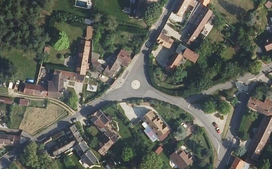 Vue aérienne du Rond-point anonyme n°149005248