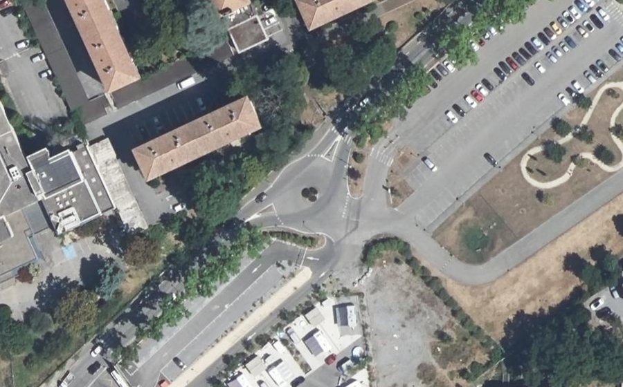 Vue aérienne du Rond-point anonyme n°149029670