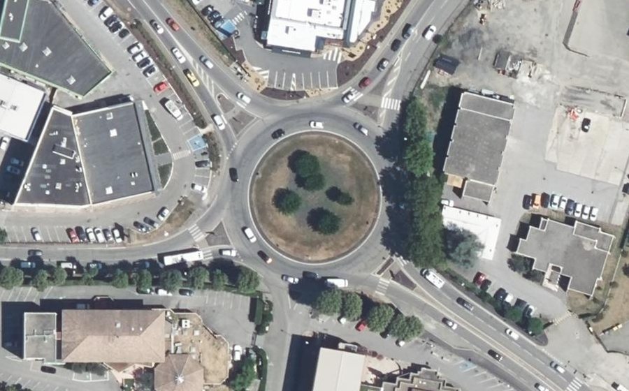 Vue aérienne du Rond-point anonyme n°149029673