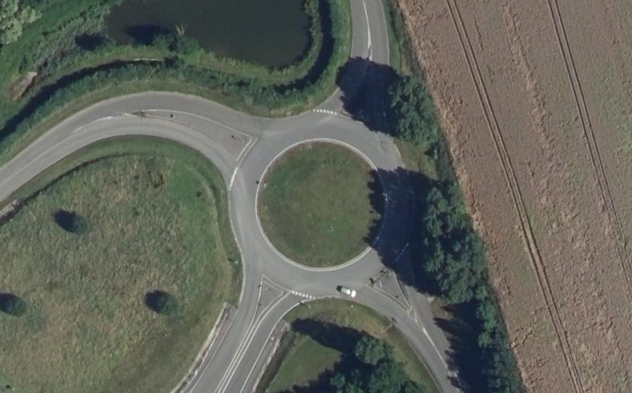 Vue aérienne du Rond-point anonyme n°149039075