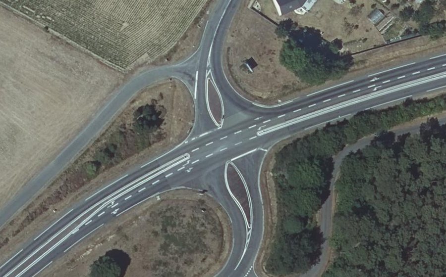 Vue aérienne du Rond-point anonyme n°1490968729
