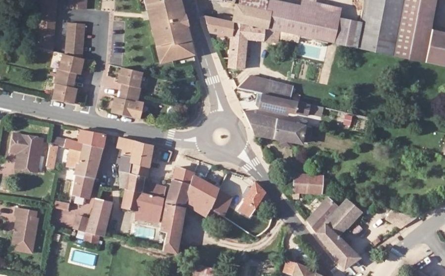 Vue aérienne du Rond-point anonyme n°149117799