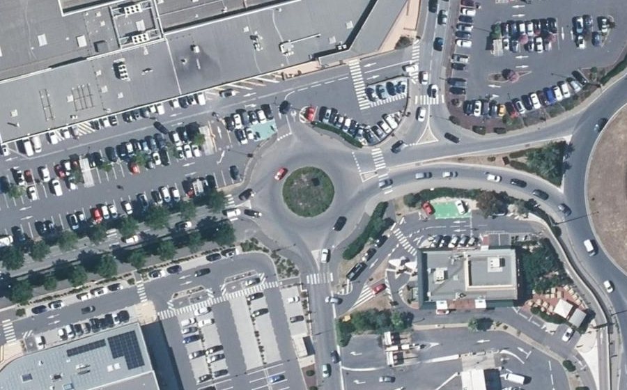 Vue aérienne du Rond-point anonyme n°149195073