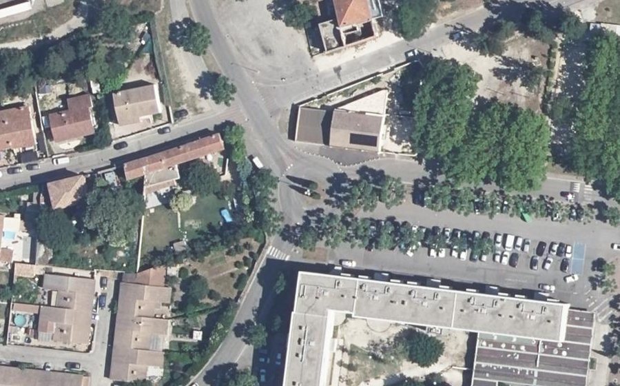 Vue aérienne du Rond-point anonyme n°149220683
