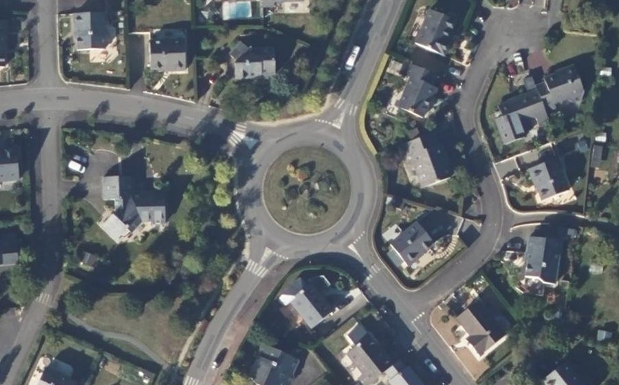 Vue aérienne du Rond-point anonyme n°149220823