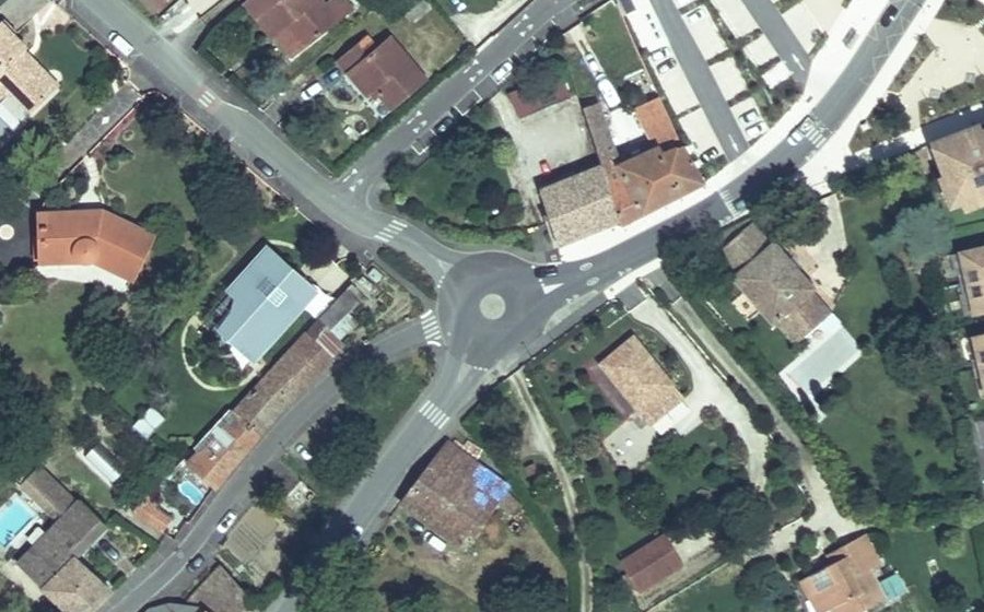 Vue aérienne du Rond-point anonyme n°149226221