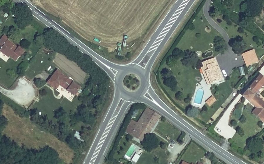 Vue aérienne du Rond-point anonyme n°149226231