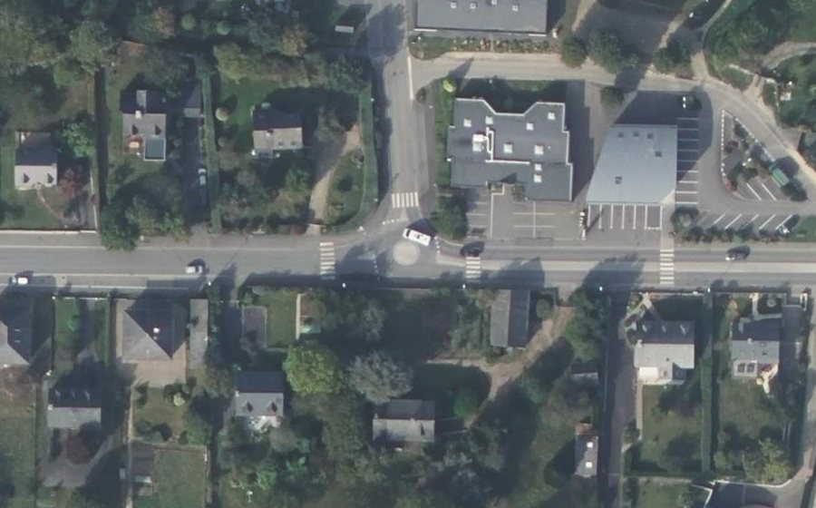 Vue aérienne du Rond-point anonyme n°149244474