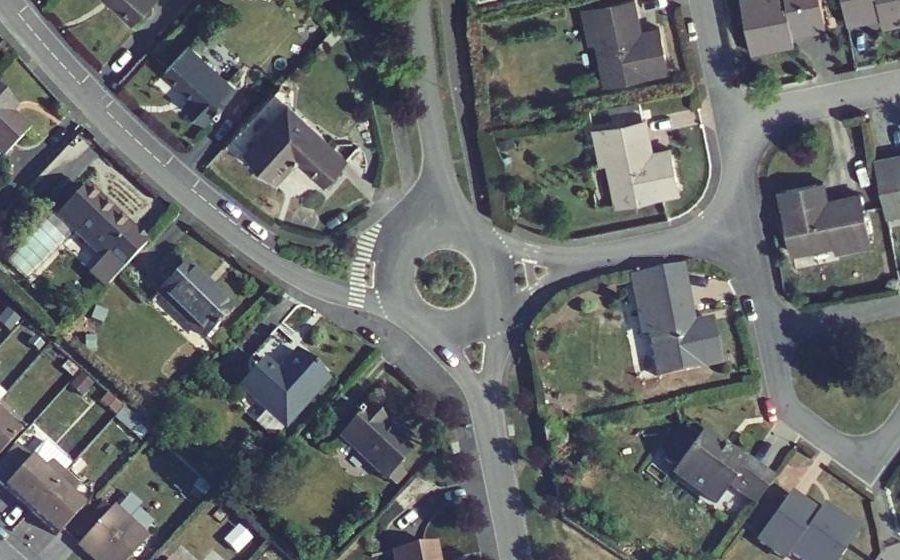 Vue aérienne du Rond-point anonyme n°149252457