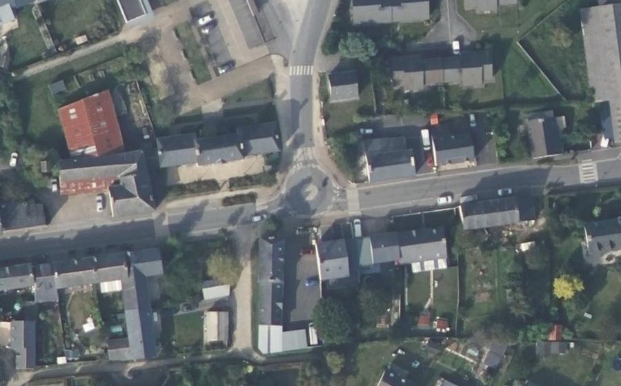 Vue aérienne du Rond-point anonyme n°149256076