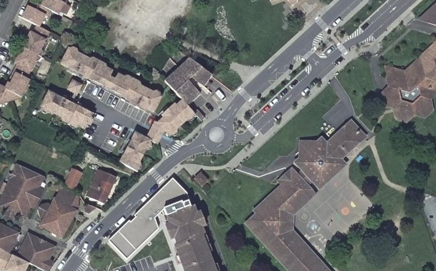 Vue aérienne du Rond-point anonyme n°1493336617