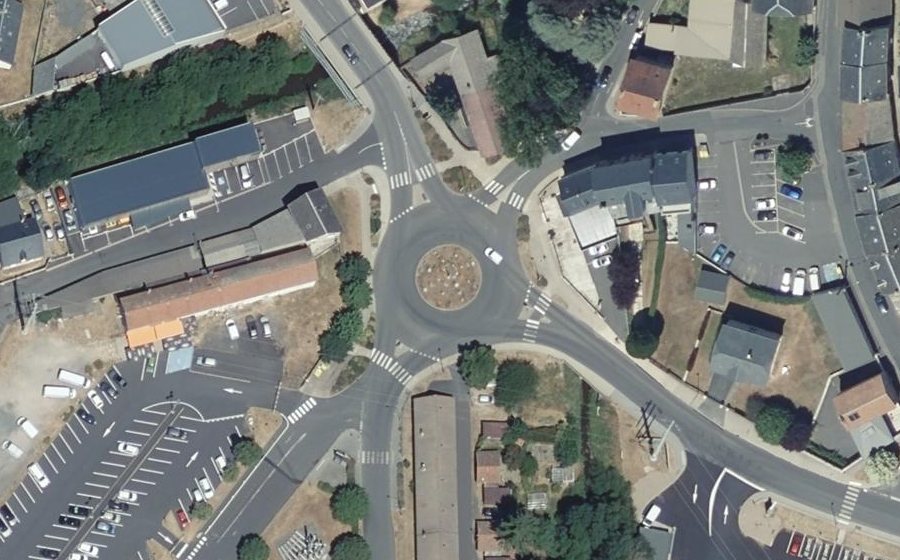 Vue aérienne du Rond-point anonyme n°149365227
